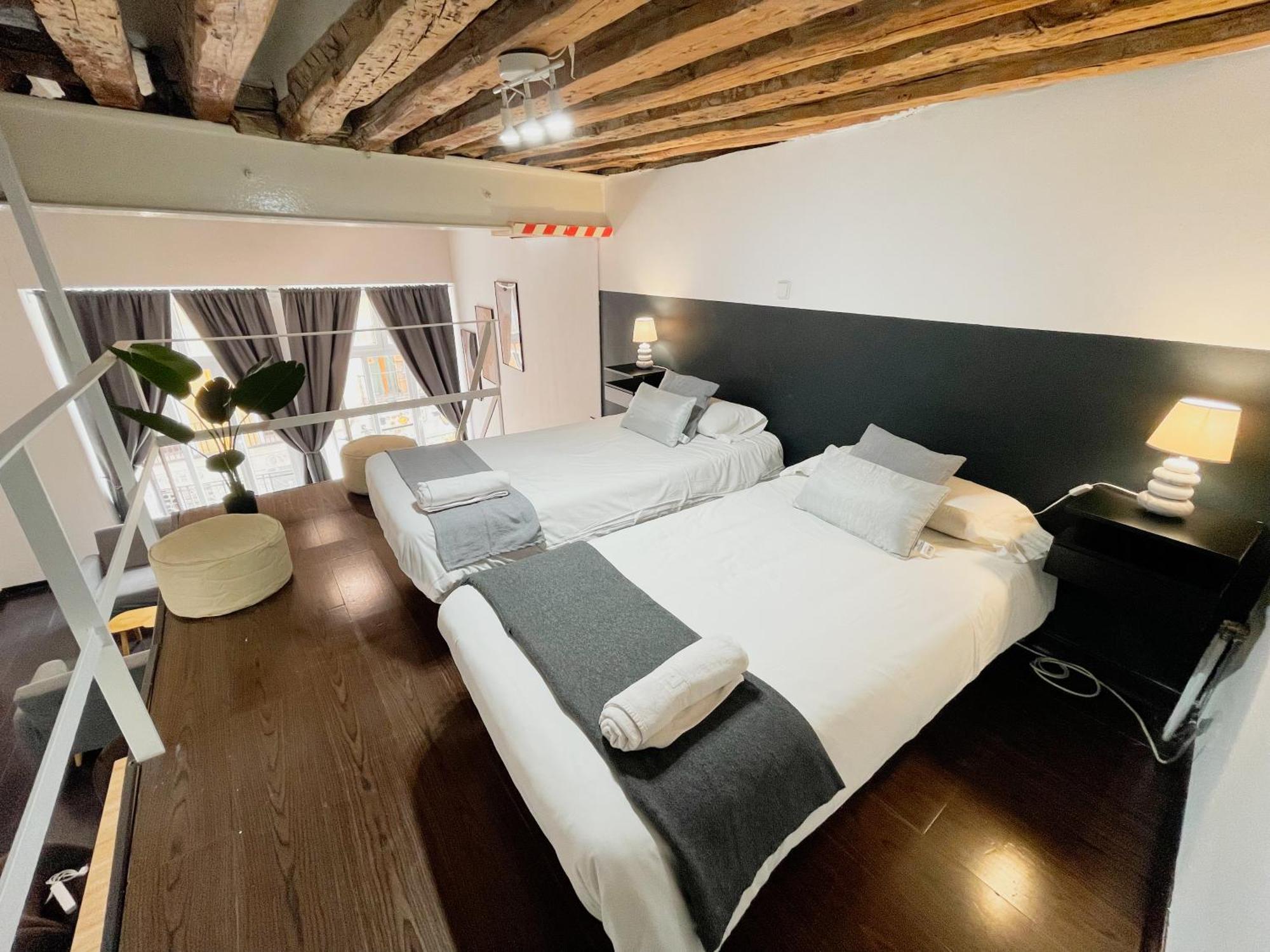 Carretas Duplex Exterior Izquierda, Madrid